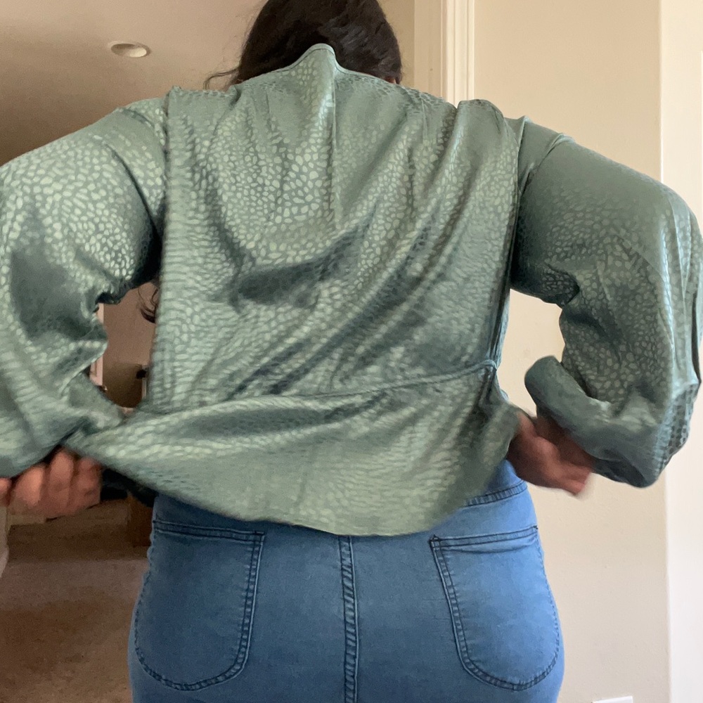 SHEIN 3XL Dalmatian Jacquard Lantern Sleeve Peplum Blouse - Picture 2 of 7